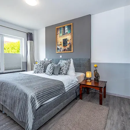 Apartment Mona